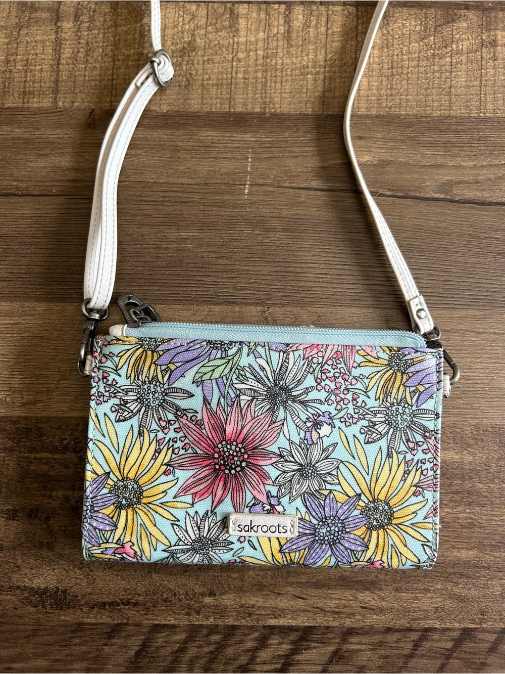 Sakroots Large Smartphone Crossbody Bag Wallet - Pastel Flower Garden Print